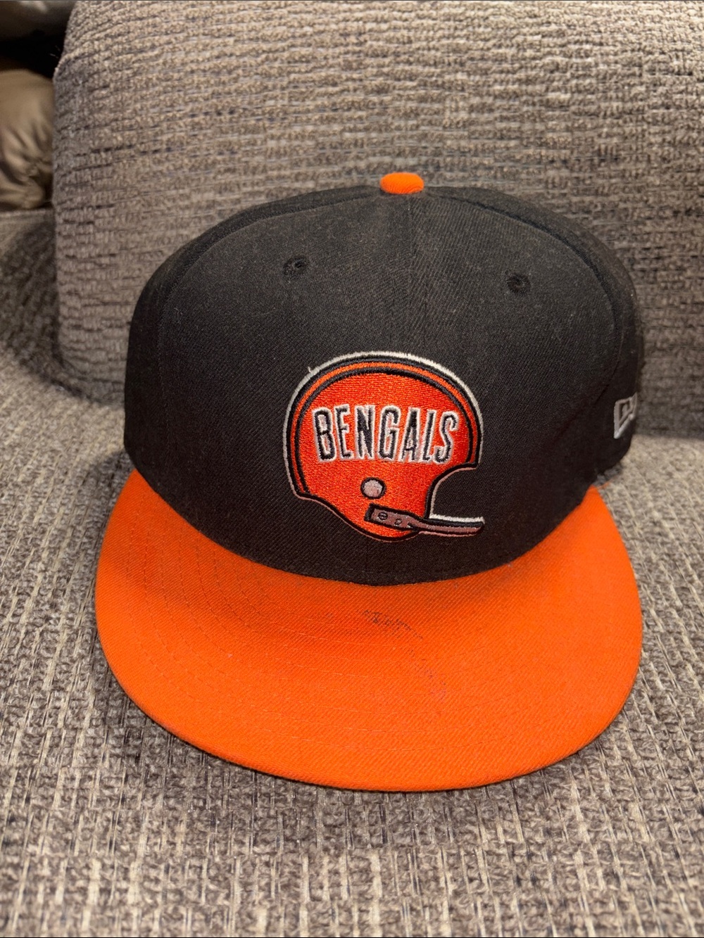Cincinnati Bengals New Era 59Fifty Hat Black with Orange Bill. Size 7 3/8.
